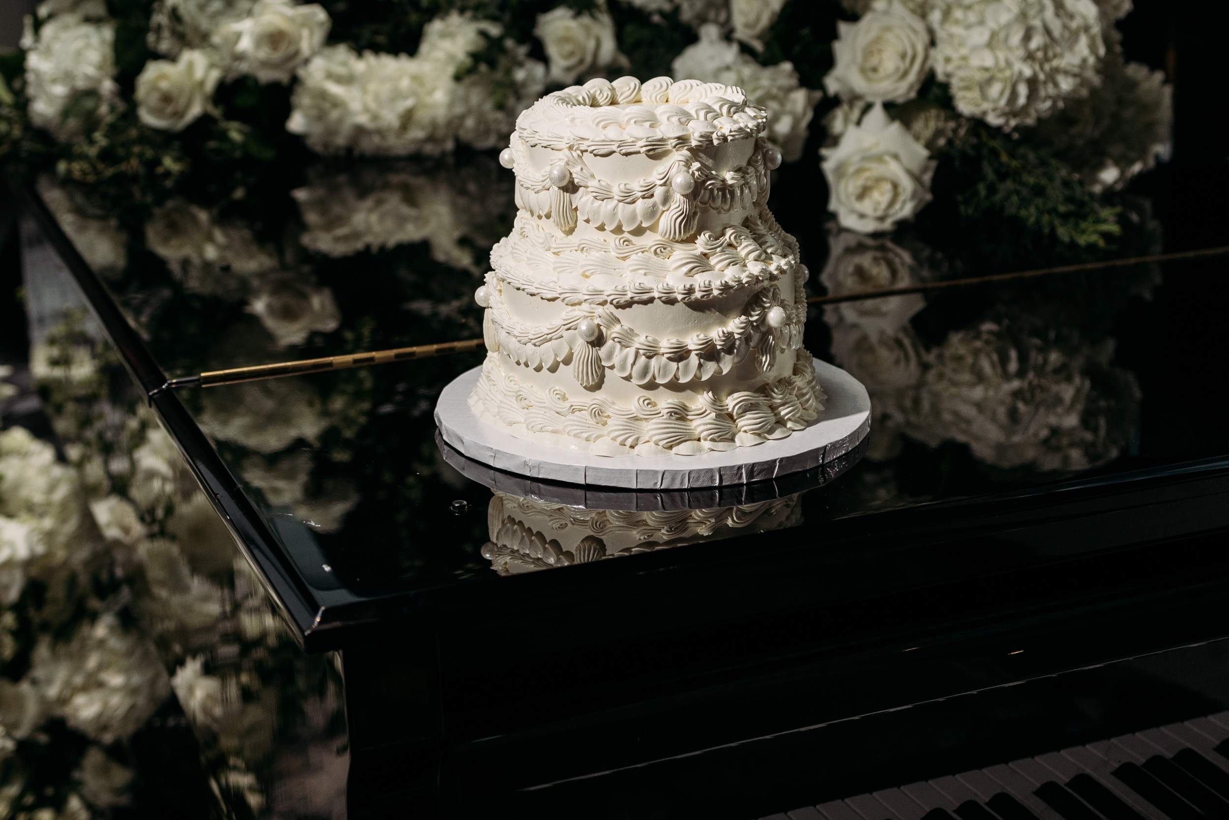 5-Old_Port_Montreal_Intercontinental_Wedding-Aliza-Dworkind-Photography-3