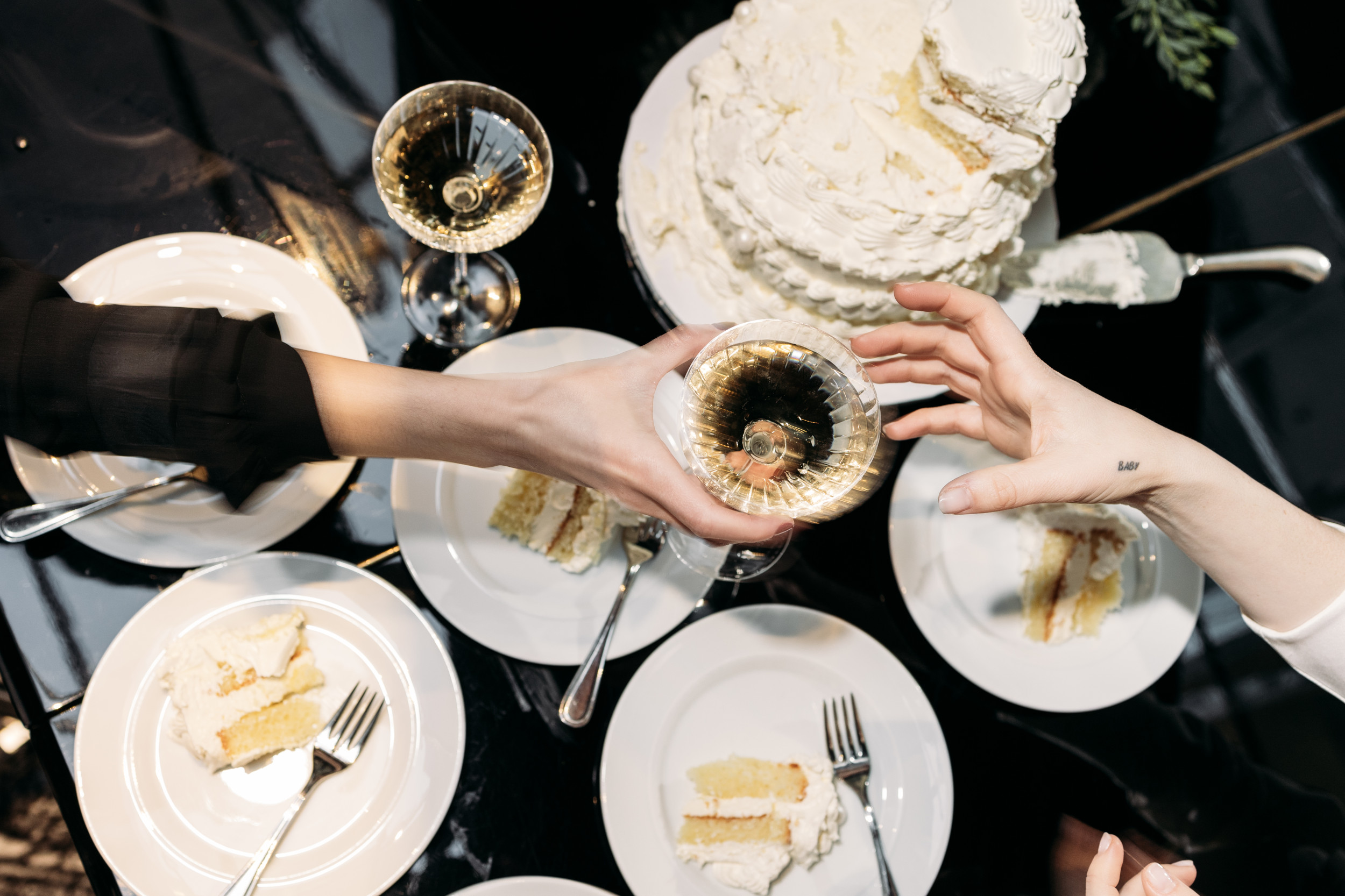 5-Old_Port_Montreal_Intercontinental_Wedding-Aliza-Dworkind-Photography-37