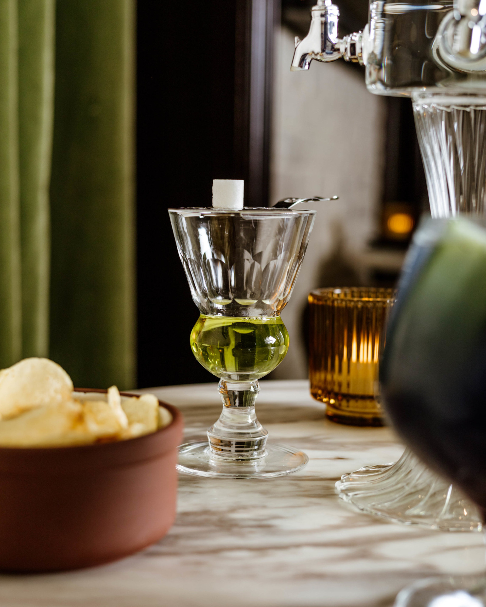 Expérience immersive de dégustation d’absinthe au Bar Sarah B.