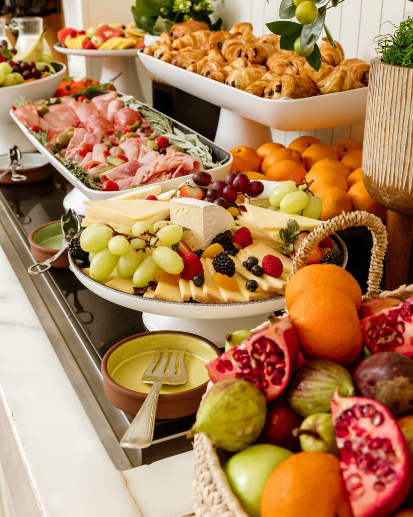 Gourmet Stay: Elegant Night & Buffet Breakfast at Osco!
